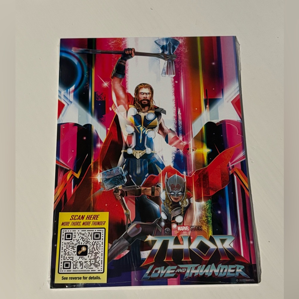 🌻FREE w/ Purchase - Marvel - Thor Love and Thunder Collector Cards
